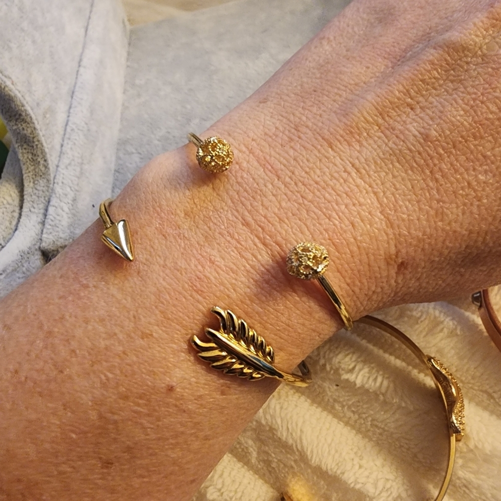 16 Cuff Bracelet Lot Vintage to Now Copper Costume Sarah Coventry Mary Kay Stack - Picture 13 of 16